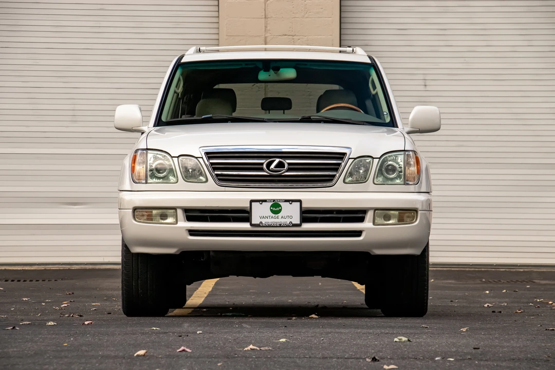 2005 Lexus LX 2nd Gen - Image 27 of 31