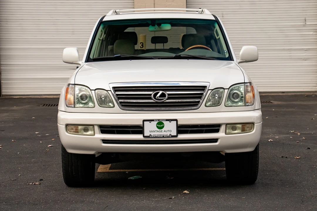 2005 Lexus LX 2nd Gen - Image 29 of 31