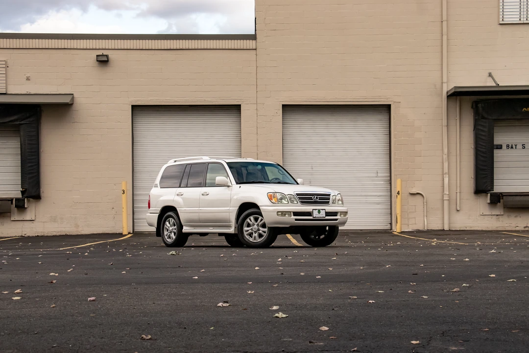 2005 Lexus LX 2nd Gen - Image 21 of 31