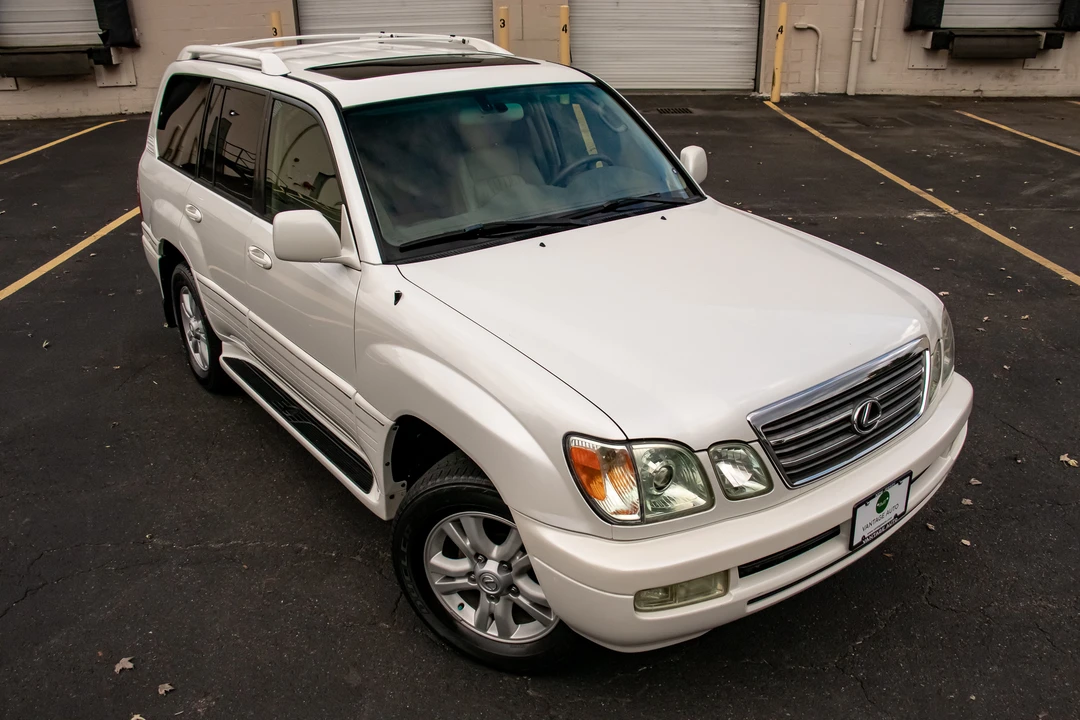 2005 Lexus LX 2nd Gen - Image 18 of 31