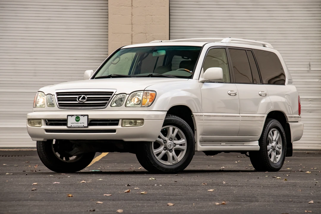 2005 Lexus LX 2nd Gen - Image 6 of 31