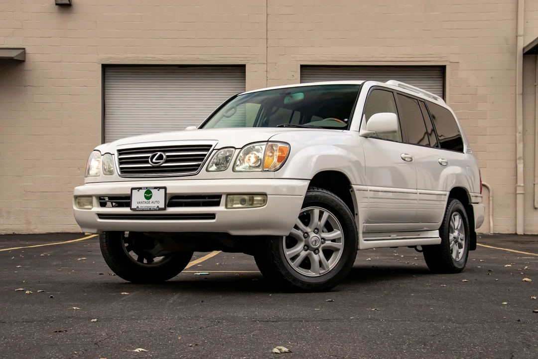 2005 Lexus LX 2nd Gen - Image 5 of 31