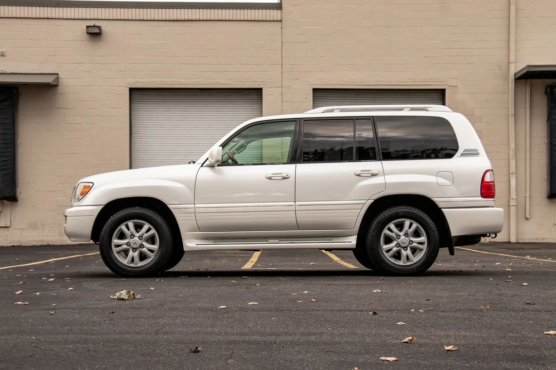 2005 Lexus LX 2nd Gen - Image 7 of 31