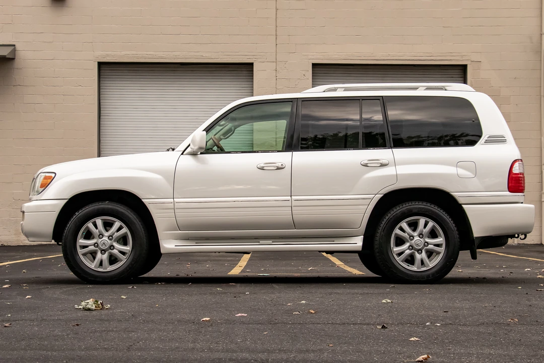 2005 Lexus LX 2nd Gen - Image 8 of 31