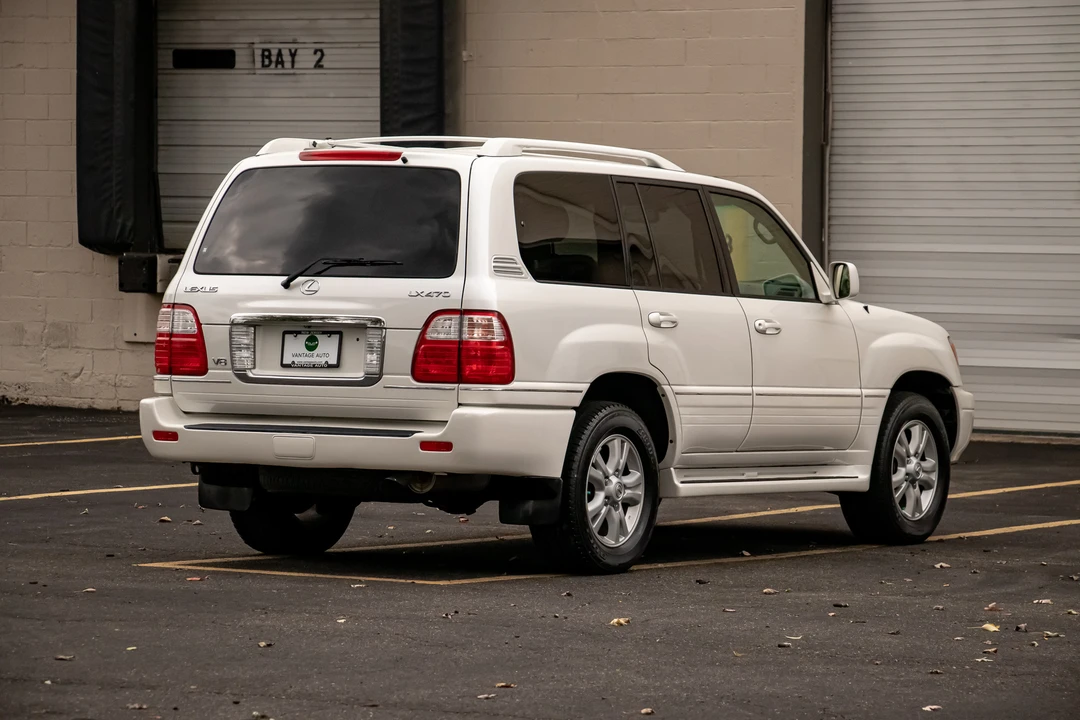 2005 Lexus LX 2nd Gen - Image 15 of 31