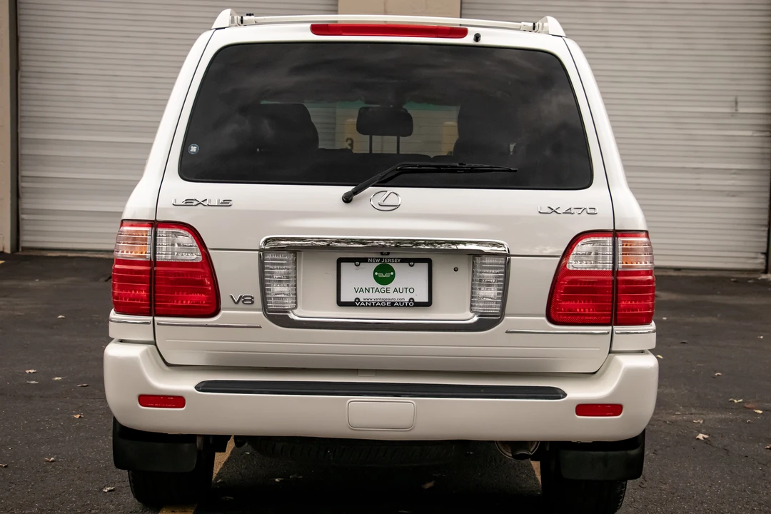 2005 Lexus LX 2nd Gen - Image 14 of 31