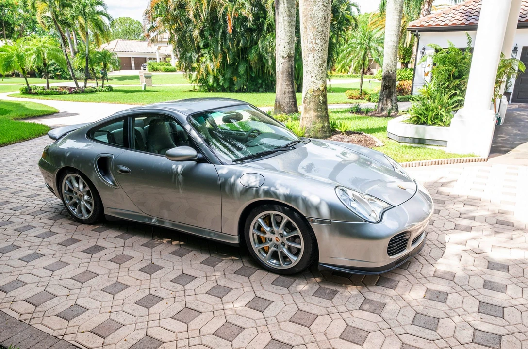 2005 Porsche 996 Turbo - Image 12 of 31