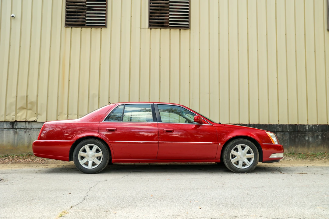 2006 Cadillac DTS - Image 2 of 31