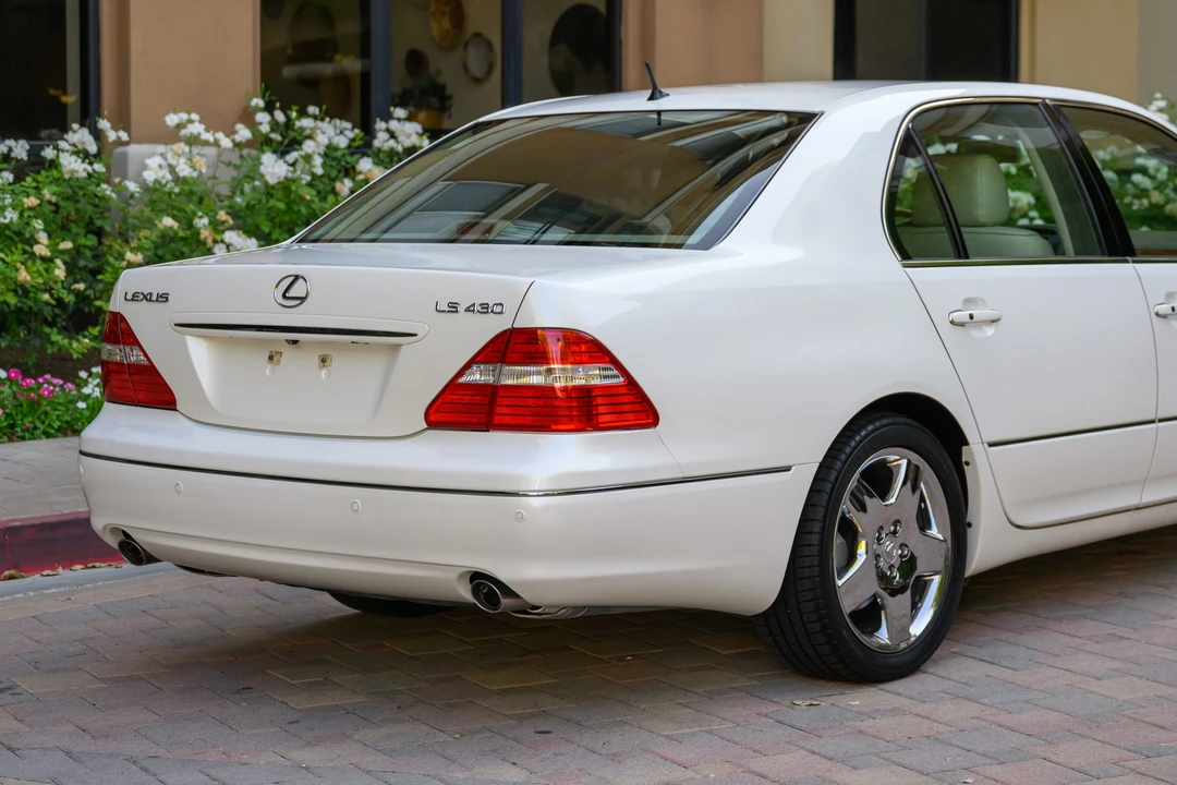 2006 Lexus LS 3rd Gen - Image 28 of 31
