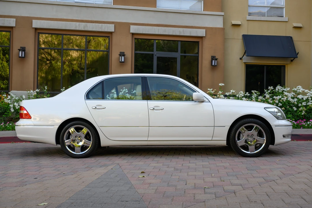 2006 Lexus LS 3rd Gen - Image 8 of 31