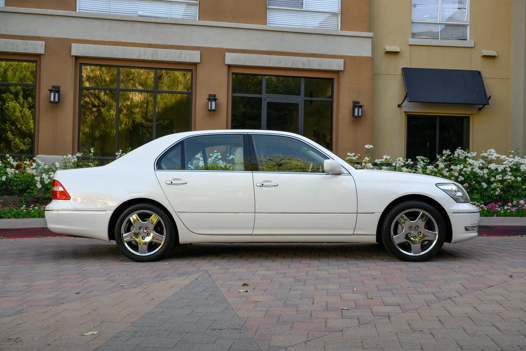 2006 Lexus LS 3rd Gen - Image 7 of 31