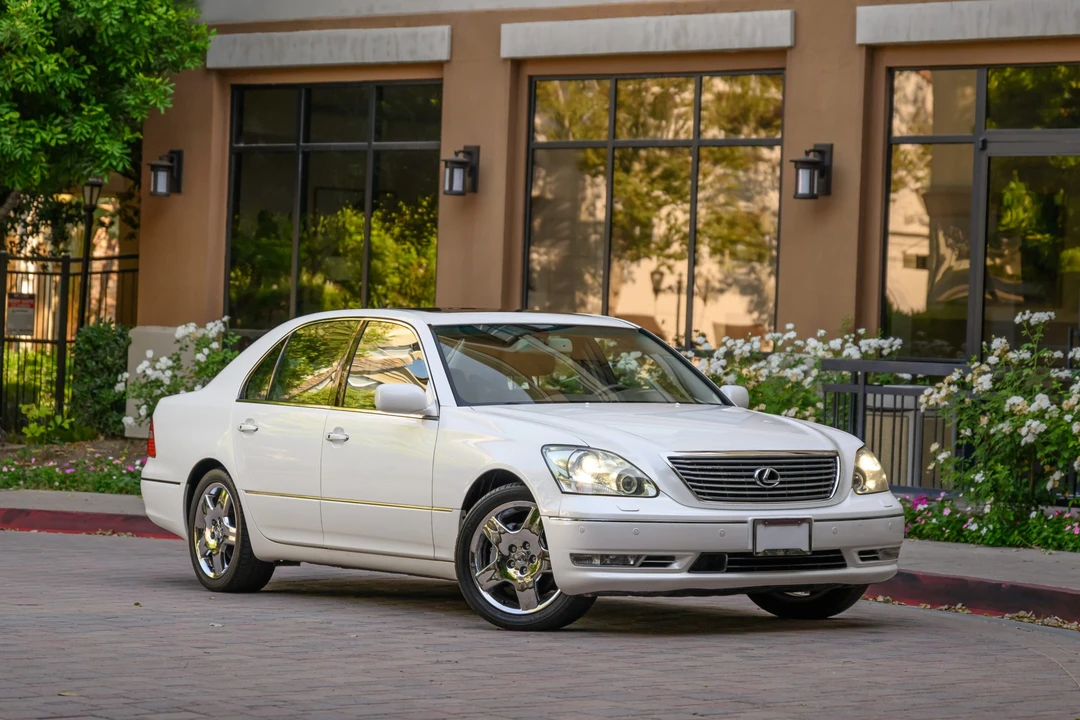 2006 Lexus LS 3rd Gen - Image 5 of 31