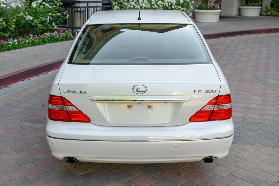 2006 Lexus LS 3rd Gen - Image 13 of 31