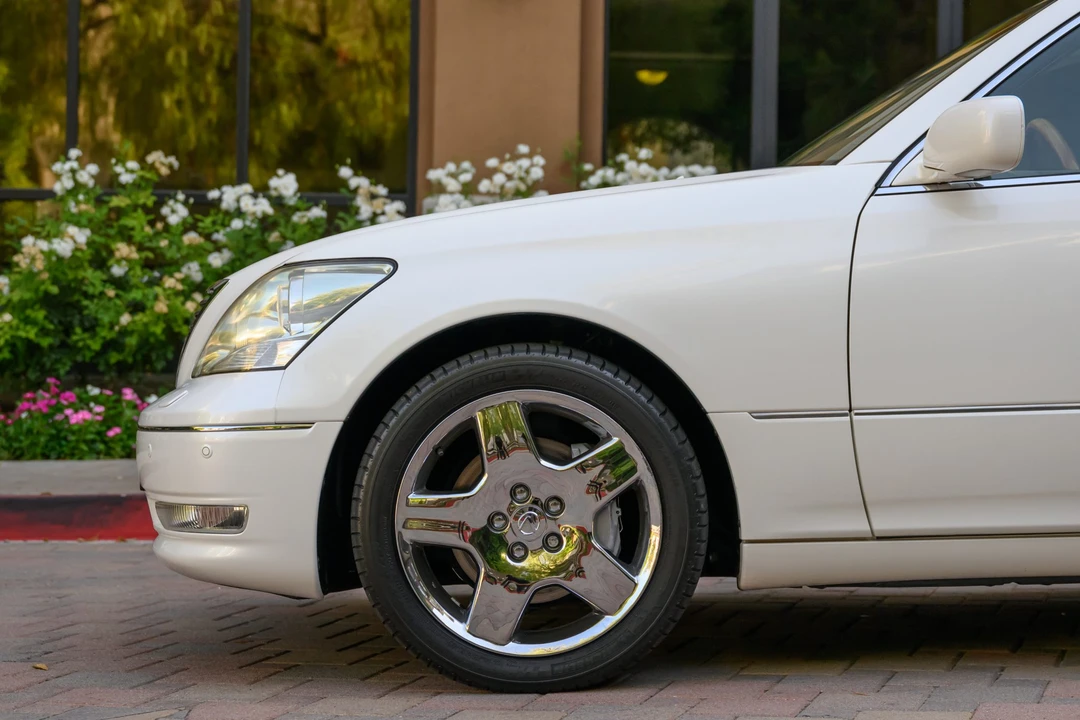 2006 Lexus LS 3rd Gen - Image 19 of 31
