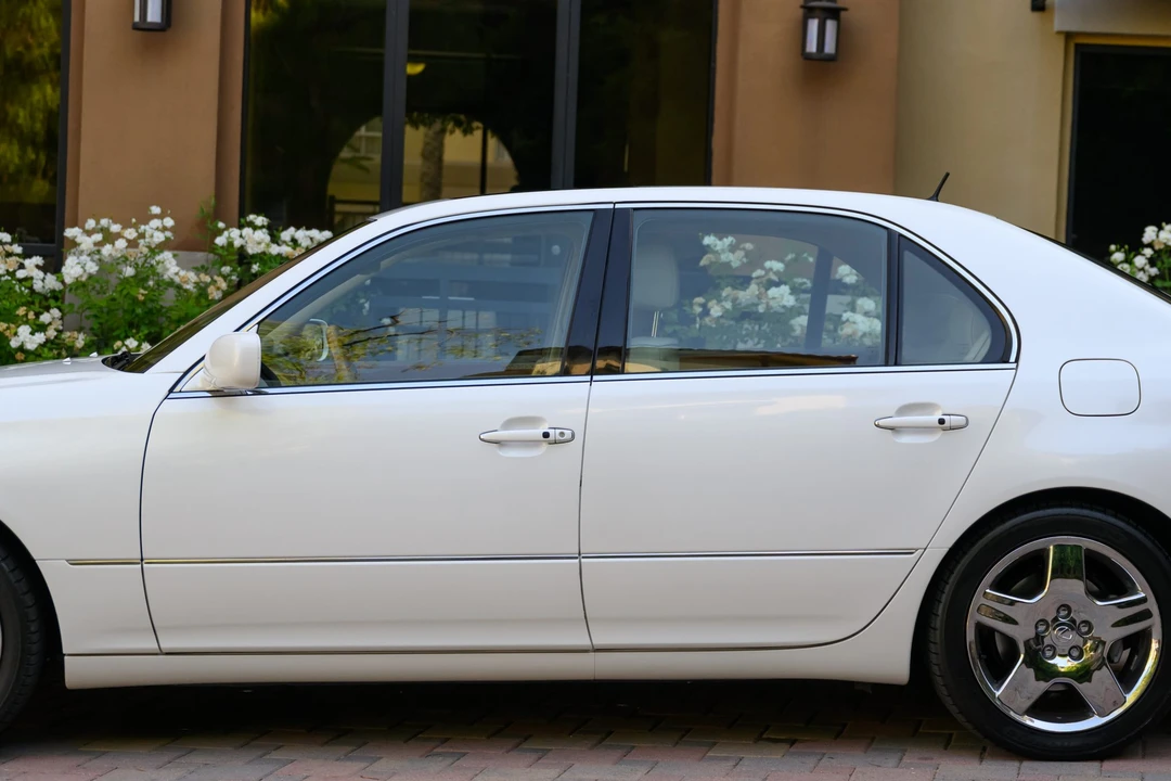 2006 Lexus LS 3rd Gen - Image 20 of 31