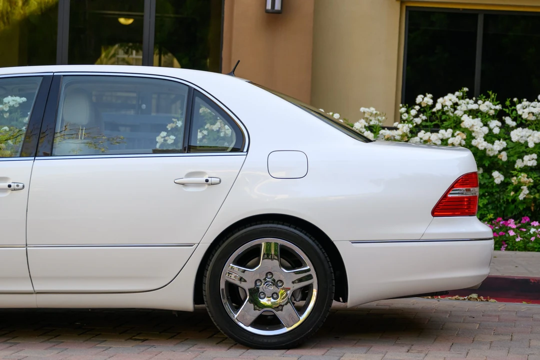 2006 Lexus LS 3rd Gen - Image 21 of 31