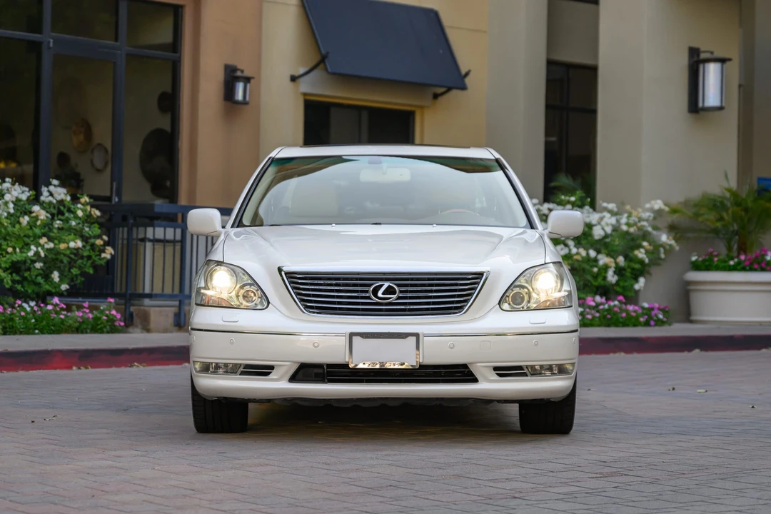 2006 Lexus LS 3rd Gen - Image 4 of 31