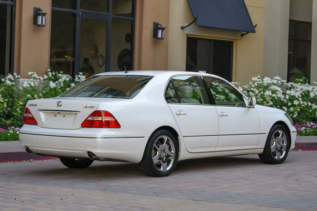 2006 Lexus LS 3rd Gen - Image 9 of 31