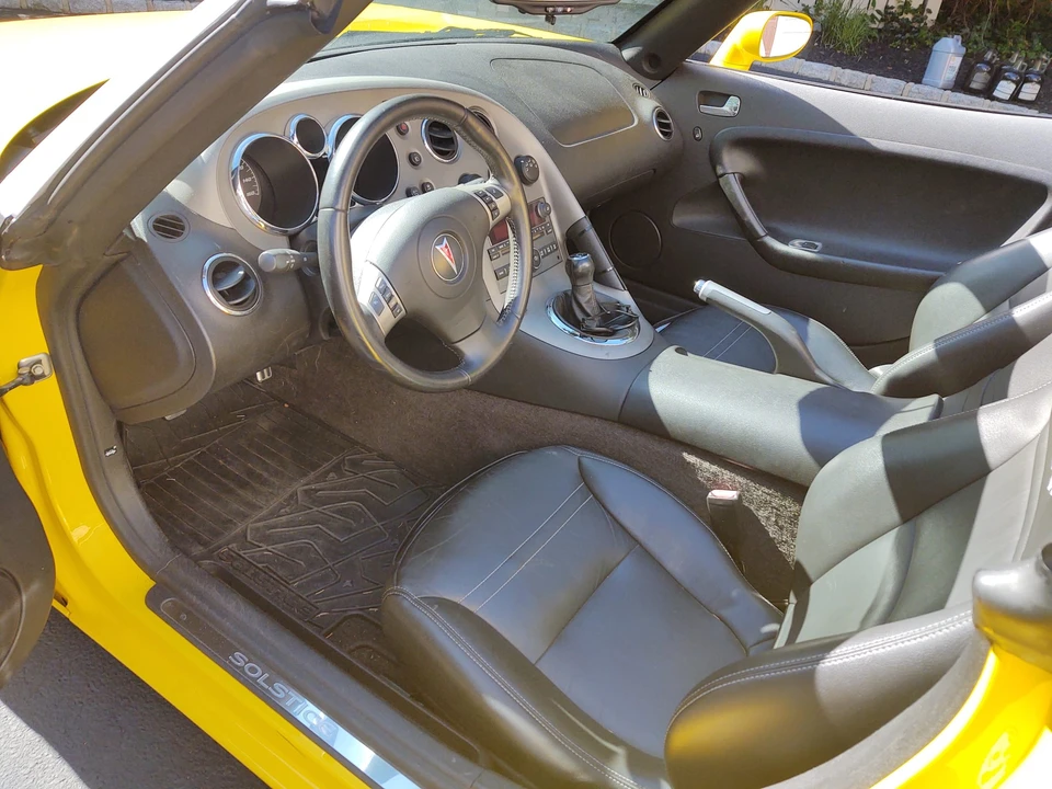 2007 Pontiac Solstice GXP - Image 22 of 31