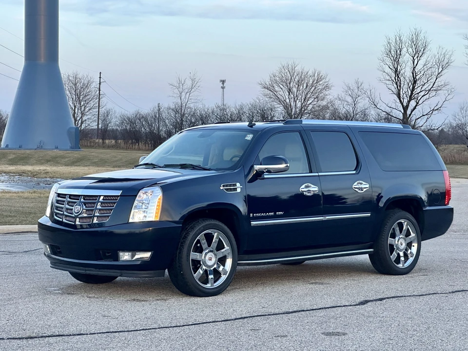2008 Cadillac Escalade & EXT 3rd Gen - Image 2 of 31