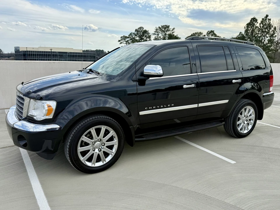 2008 Chrysler Aspen - Image 4 of 31