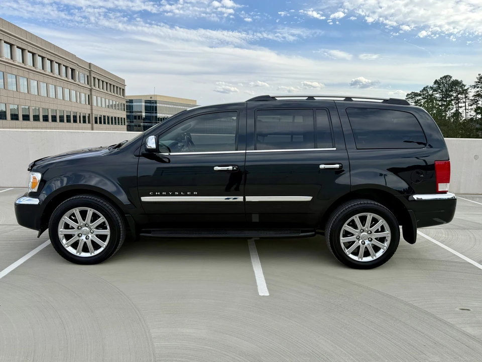 2008 Chrysler Aspen - Image 5 of 31