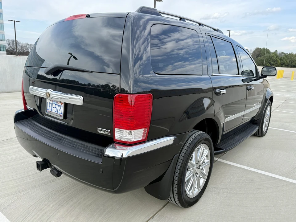 2008 Chrysler Aspen - Image 8 of 31