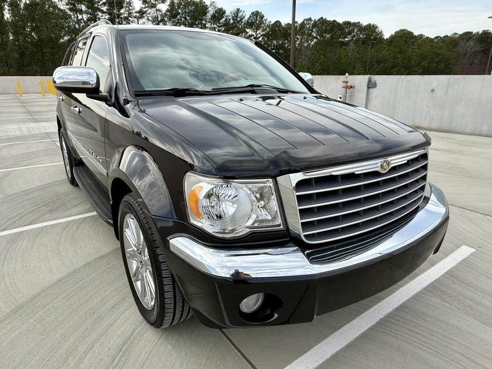 2008 Chrysler Aspen - Image 12 of 31