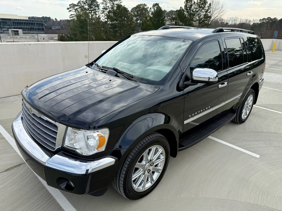 2008 Chrysler Aspen - Image 14 of 31