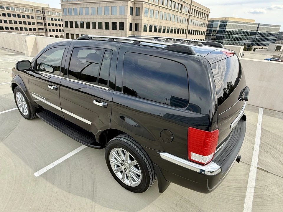 2008 Chrysler Aspen - Image 17 of 31