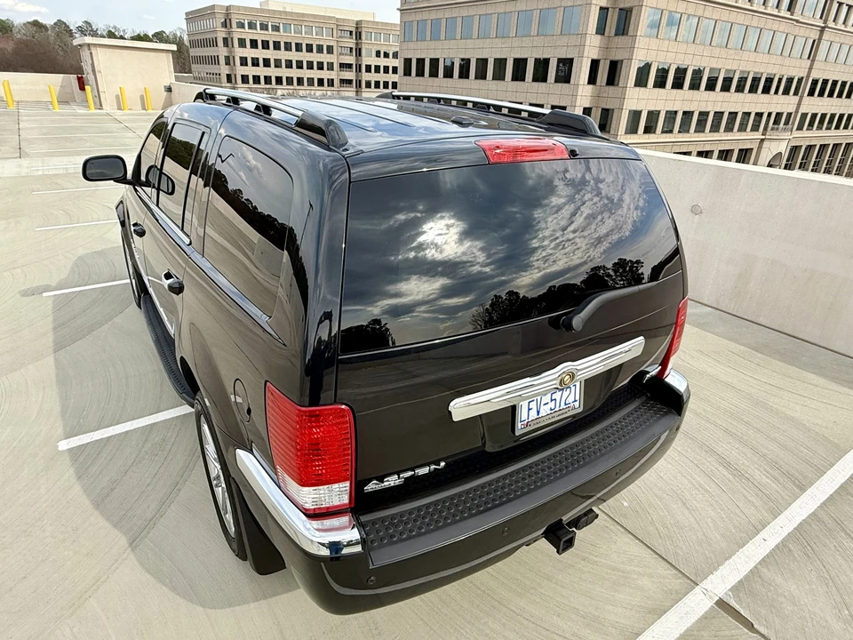 2008 Chrysler Aspen - Image 18 of 31