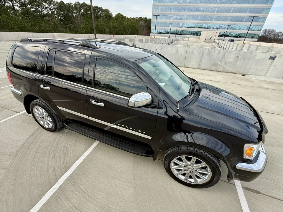 2008 Chrysler Aspen - Image 21 of 31