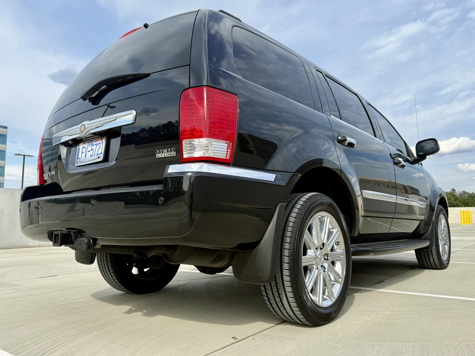 2008 Chrysler Aspen - Image 30 of 31