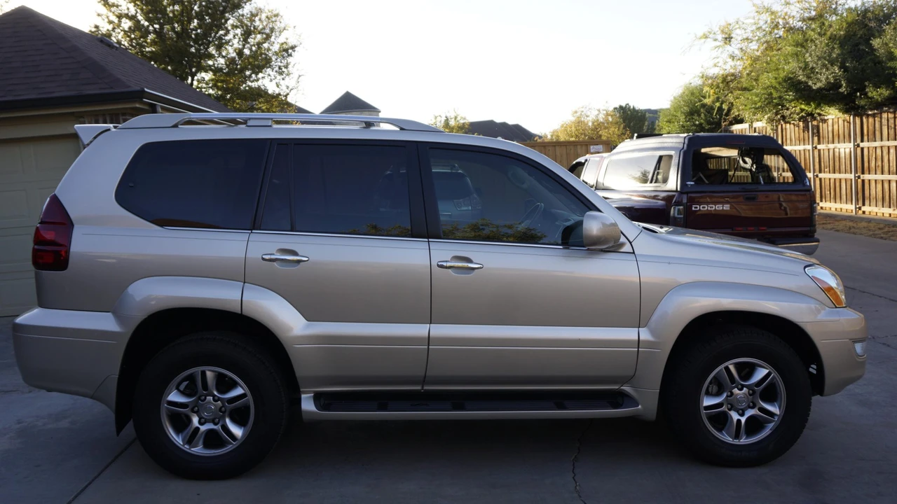 2008 Lexus GX 1st Gen - Image 4 of 31