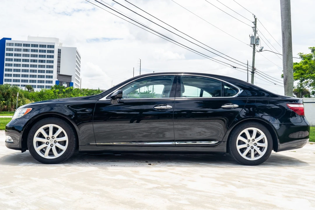 2008 Lexus LS 4th Gen - Image 8 of 31