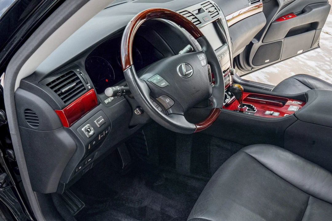2008 Lexus LS 4th Gen - Image 27 of 31