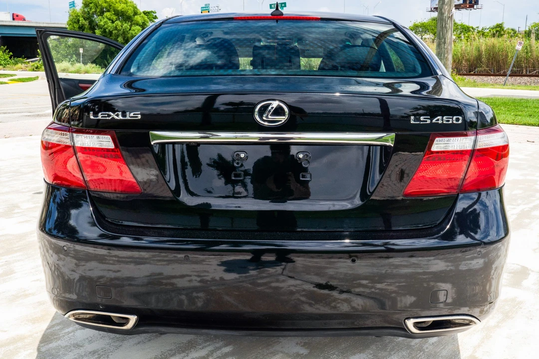 2008 Lexus LS 4th Gen - Image 10 of 31