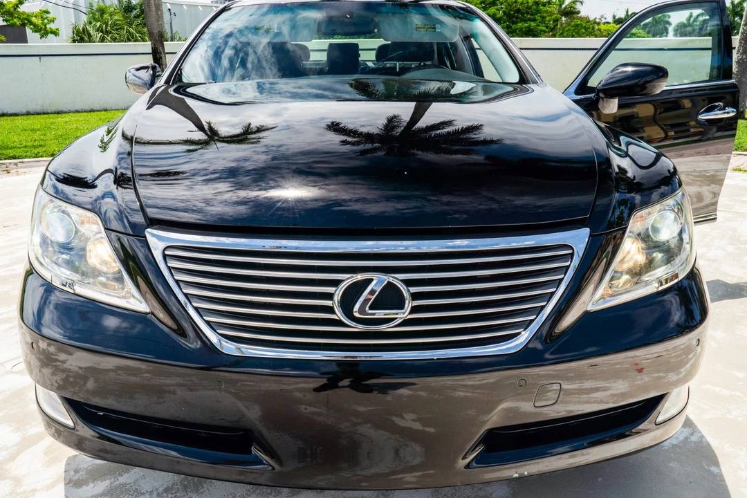 2008 Lexus LS 4th Gen - Image 9 of 31