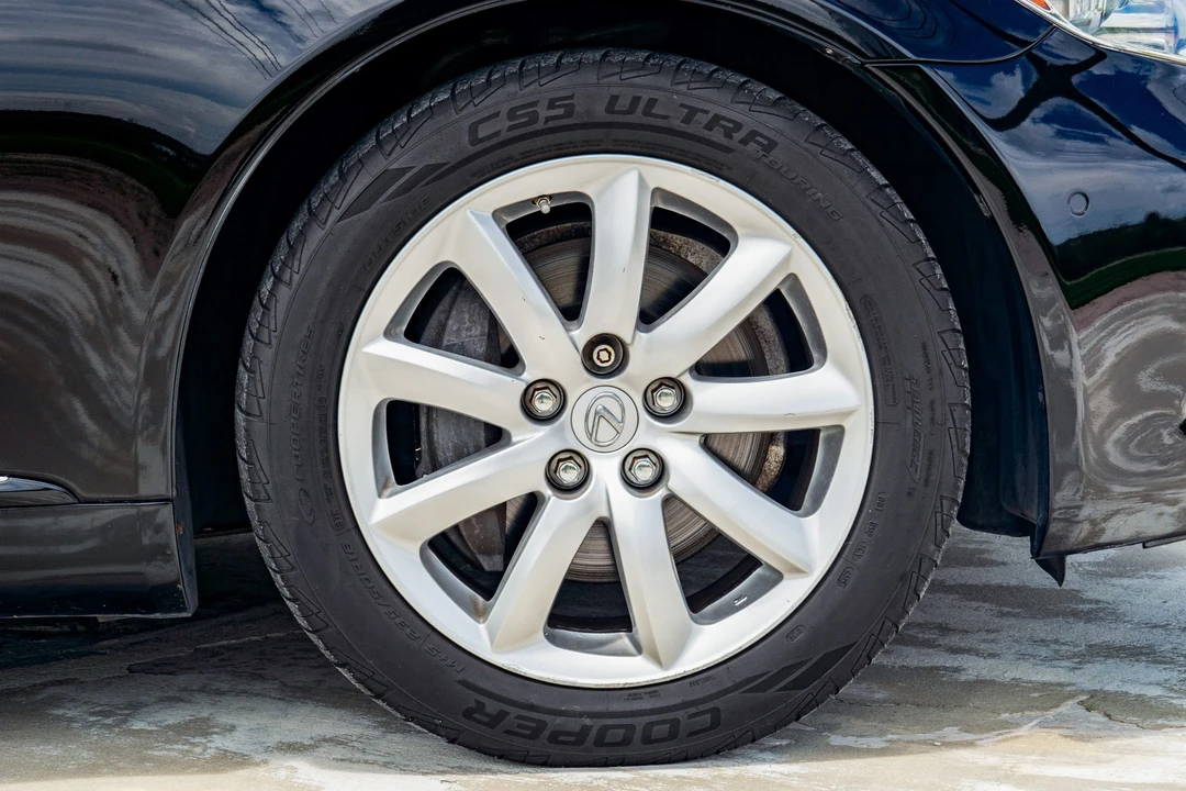 2008 Lexus LS 4th Gen - Image 26 of 31