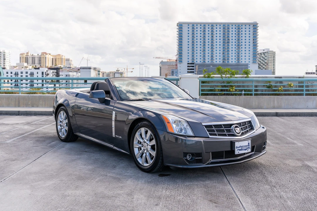 2009 Cadillac XLR - Image 3 of 31