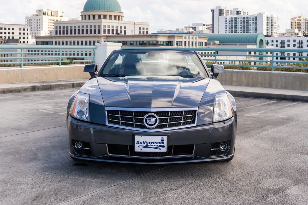 2009 Cadillac XLR - Image 2 of 31