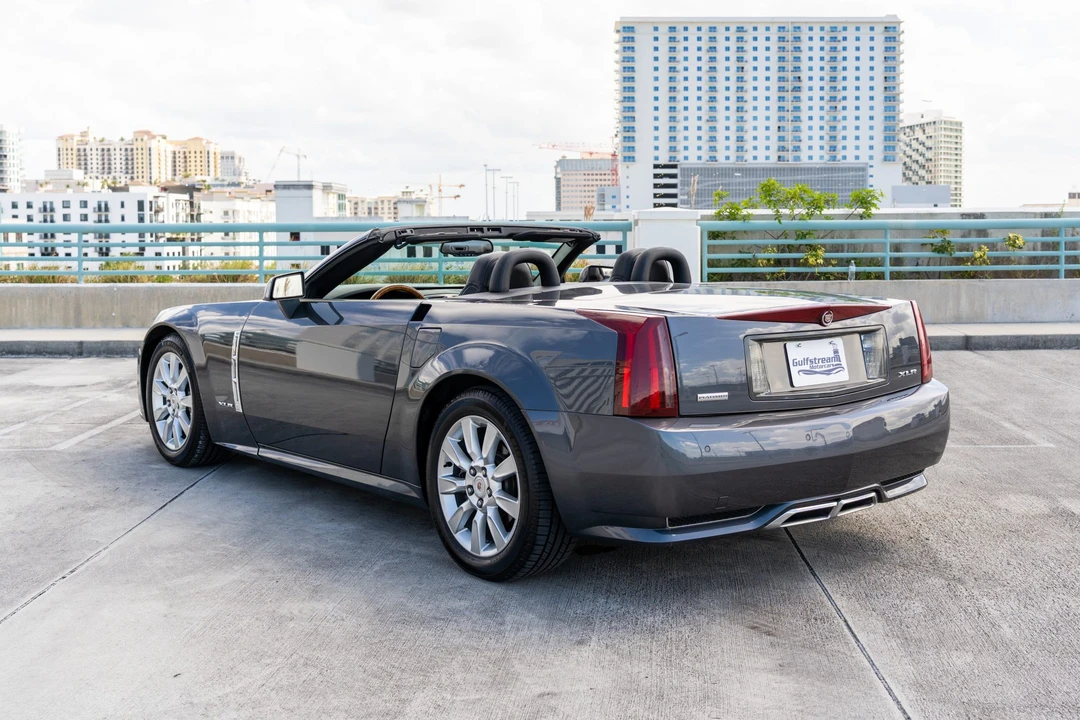 2009 Cadillac XLR - Image 7 of 31