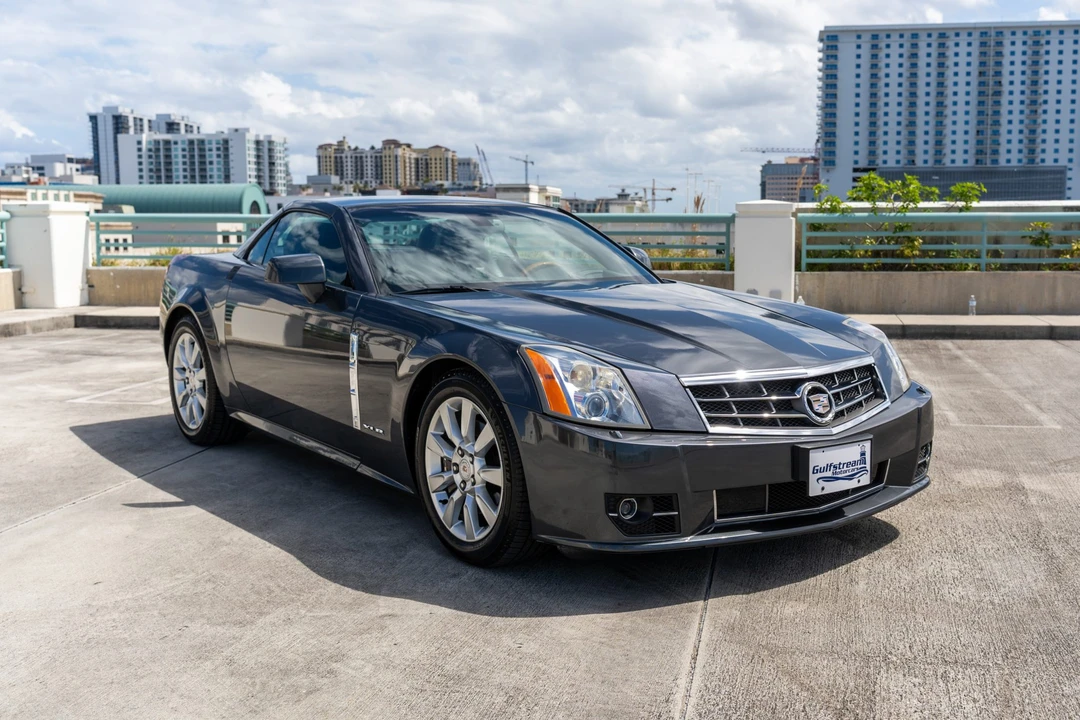 2009 Cadillac XLR - Image 11 of 31