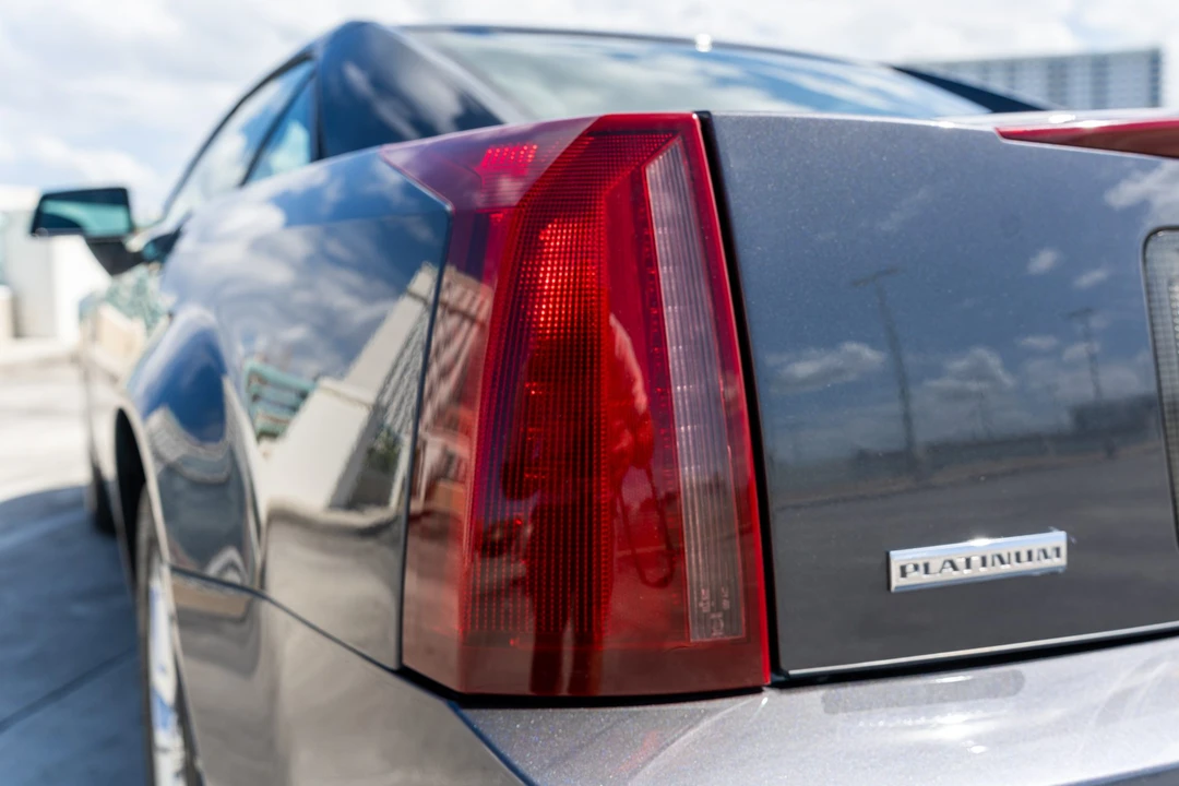 2009 Cadillac XLR - Image 25 of 31