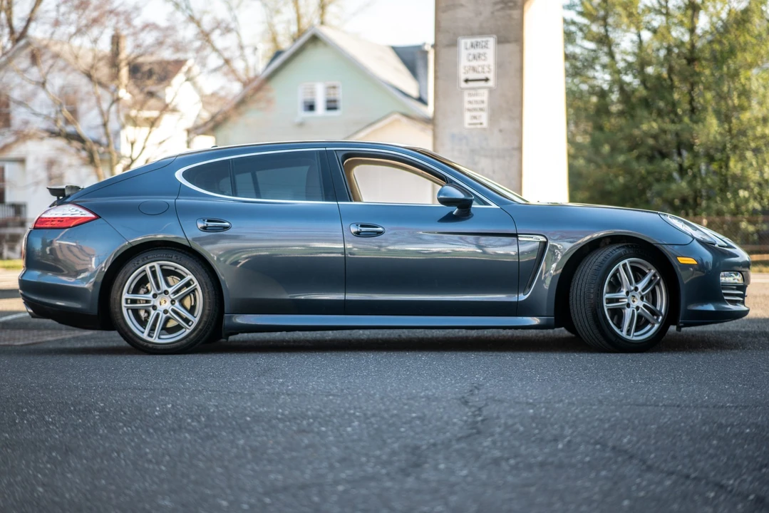2010 Porsche 970 Panamera 4S - Image 12 of 31
