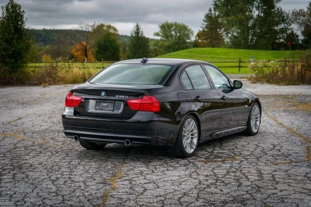 2011 BMW E90 3 Series Sedan - Image 2 of 7