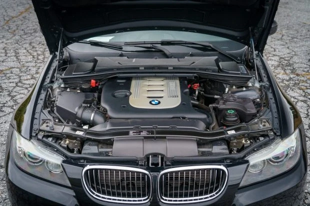 2011 BMW E90 3 Series Sedan - Image 6 of 7