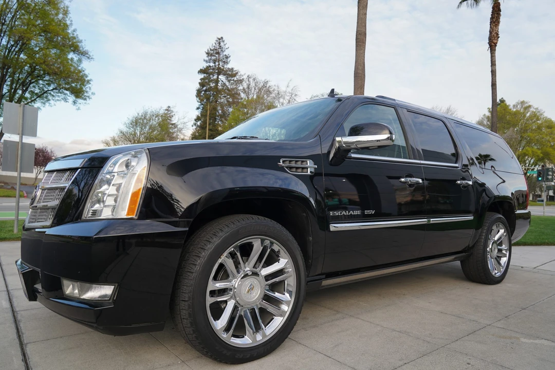 2011 Cadillac Escalade & EXT 3rd Gen - Image 13 of 31