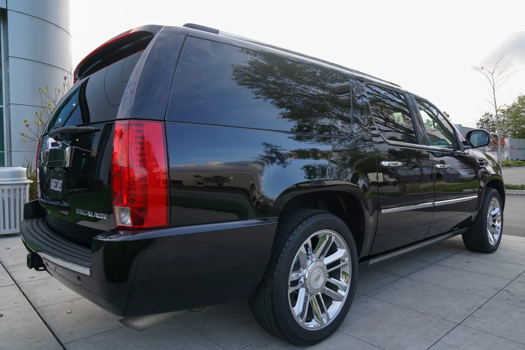 2011 Cadillac Escalade & EXT 3rd Gen - Image 5 of 31