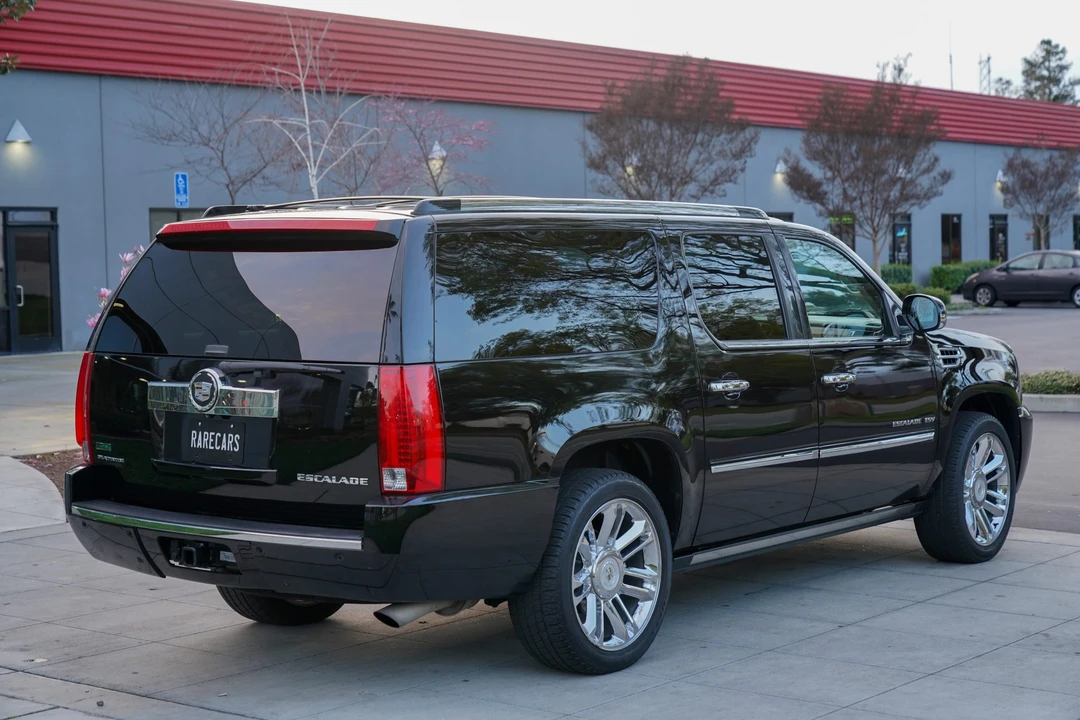 2011 Cadillac Escalade & EXT 3rd Gen - Image 6 of 31